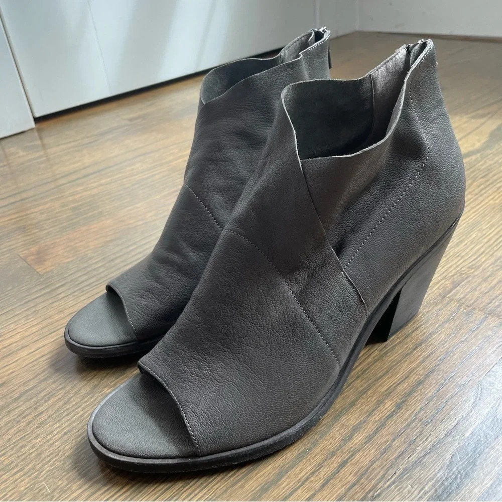 Eileen Fisher Ink Leather Peep Open Toe Heeled  Booties Size 11